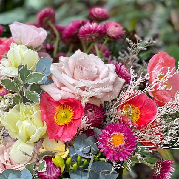 Romantic Vintage Roses — Florist in Birtinya, QLD