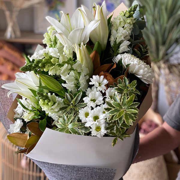 White Flowers — Florist in Birtinya, QLD